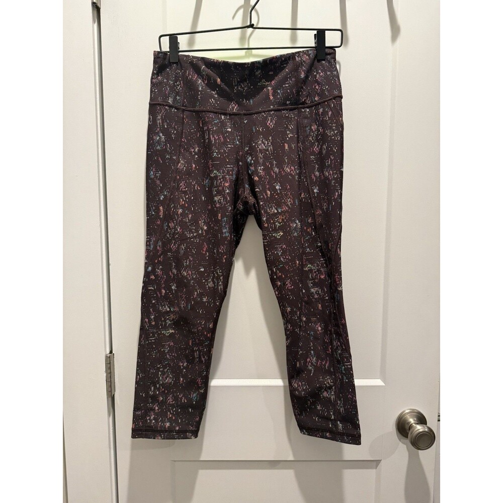 Athleta Lightning City Lights High Rise Capri 21” Leggings Size Medium Box C